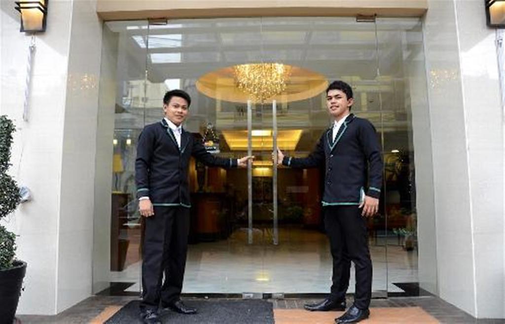 Silver Oaks Suites & Hotel Manila Exteriör bild