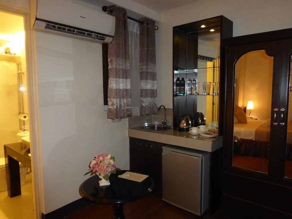 Silver Oaks Suites & Hotel Manila Exteriör bild