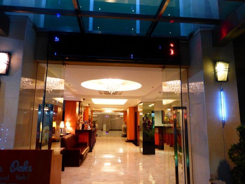 Silver Oaks Suites & Hotel Manila Exteriör bild