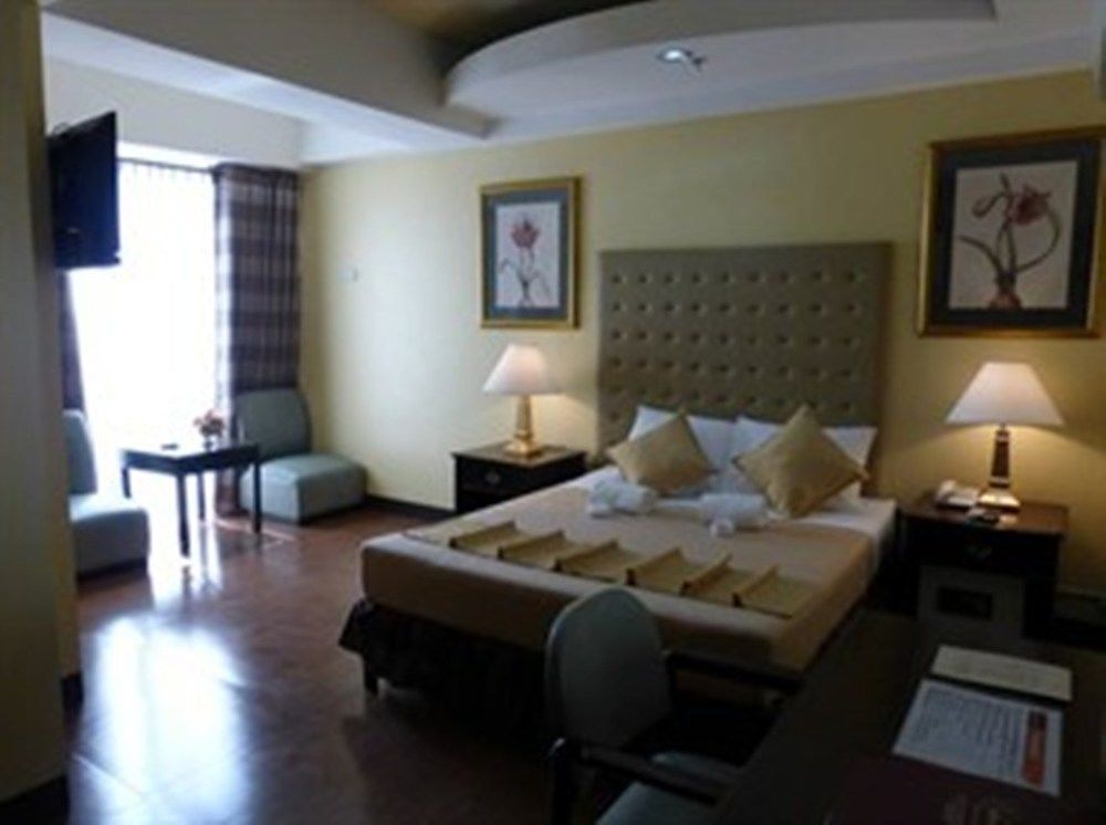 Silver Oaks Suites & Hotel Manila Exteriör bild