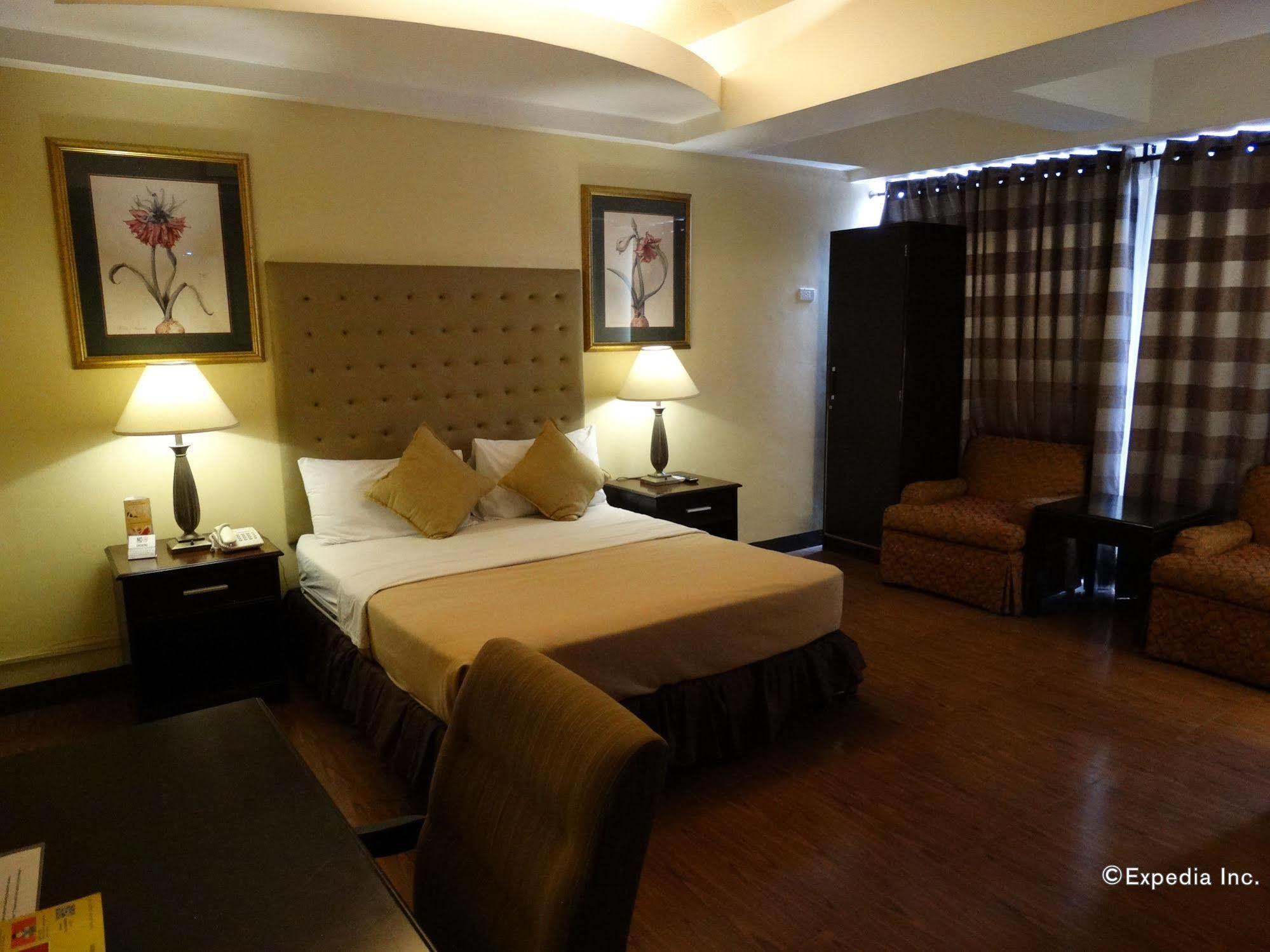 Silver Oaks Suites & Hotel Manila Exteriör bild