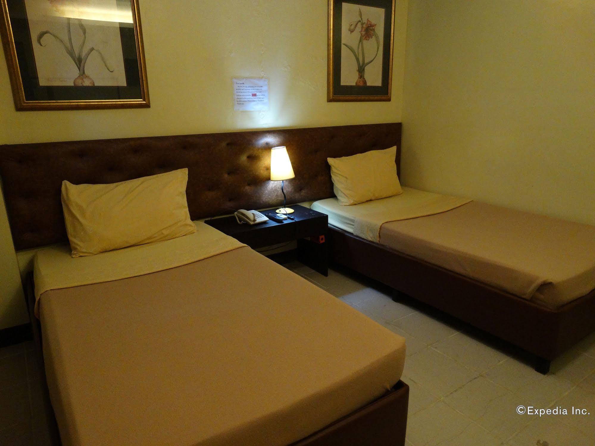 Silver Oaks Suites & Hotel Manila Exteriör bild
