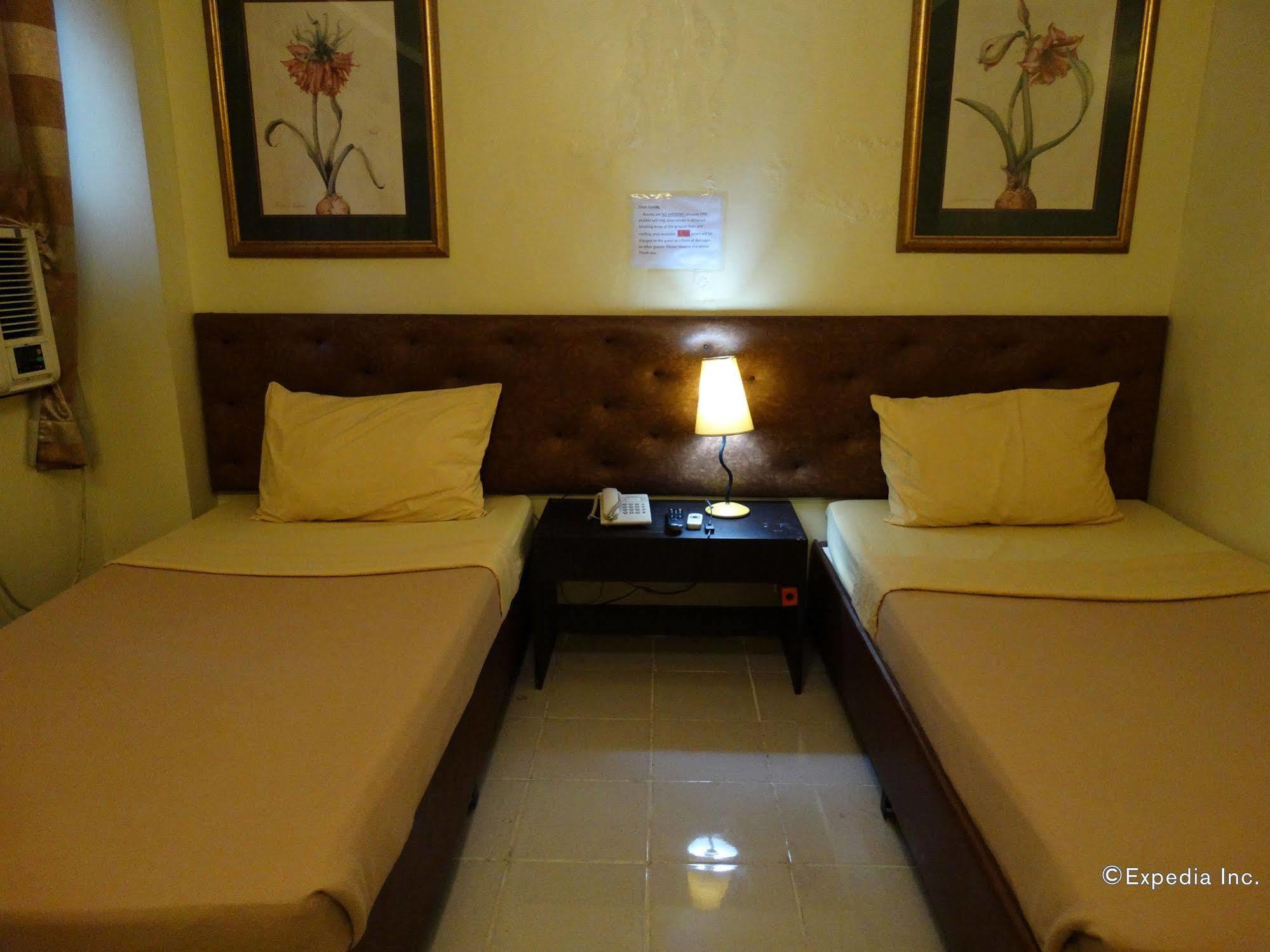 Silver Oaks Suites & Hotel Manila Exteriör bild