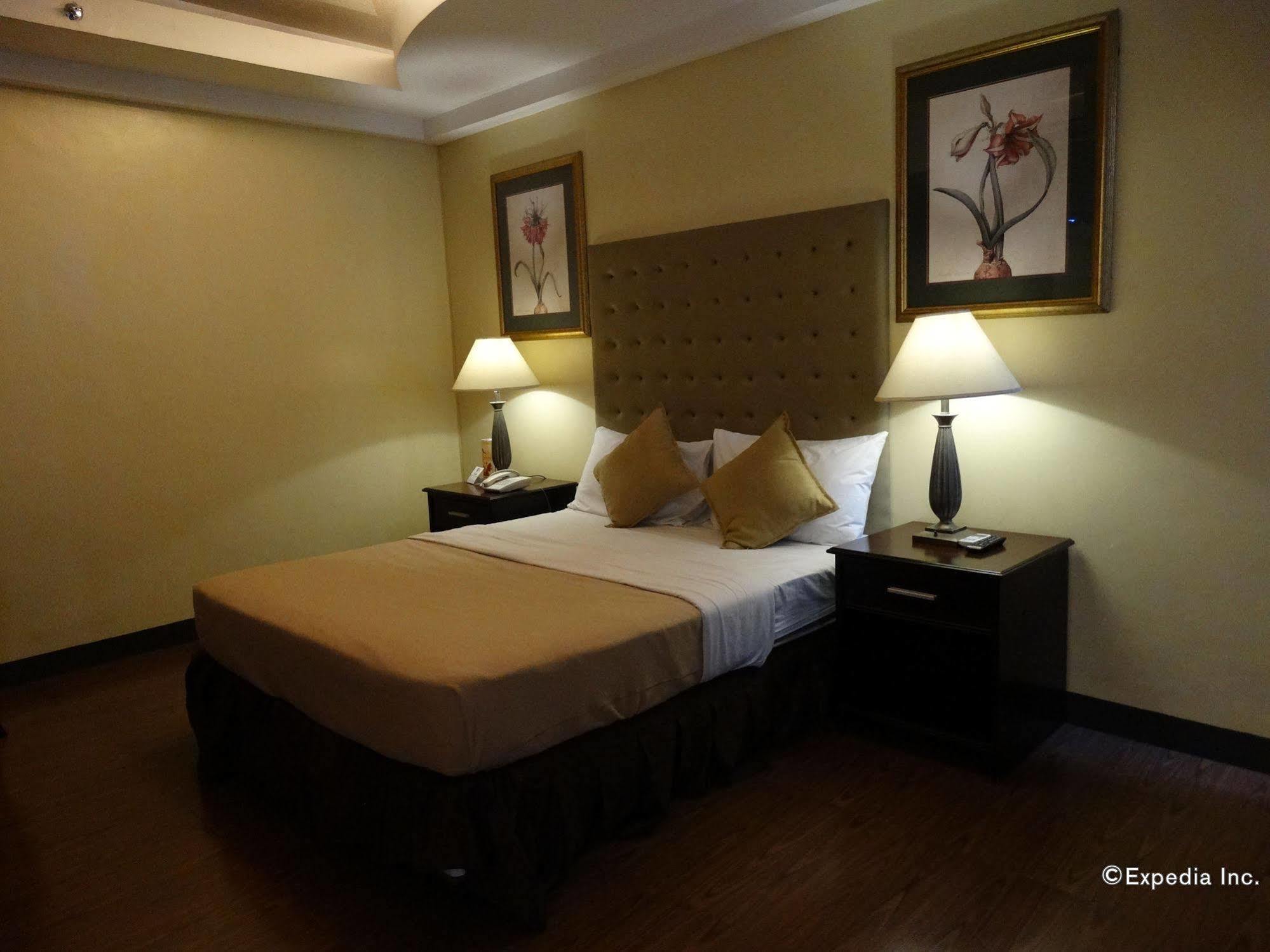 Silver Oaks Suites & Hotel Manila Exteriör bild
