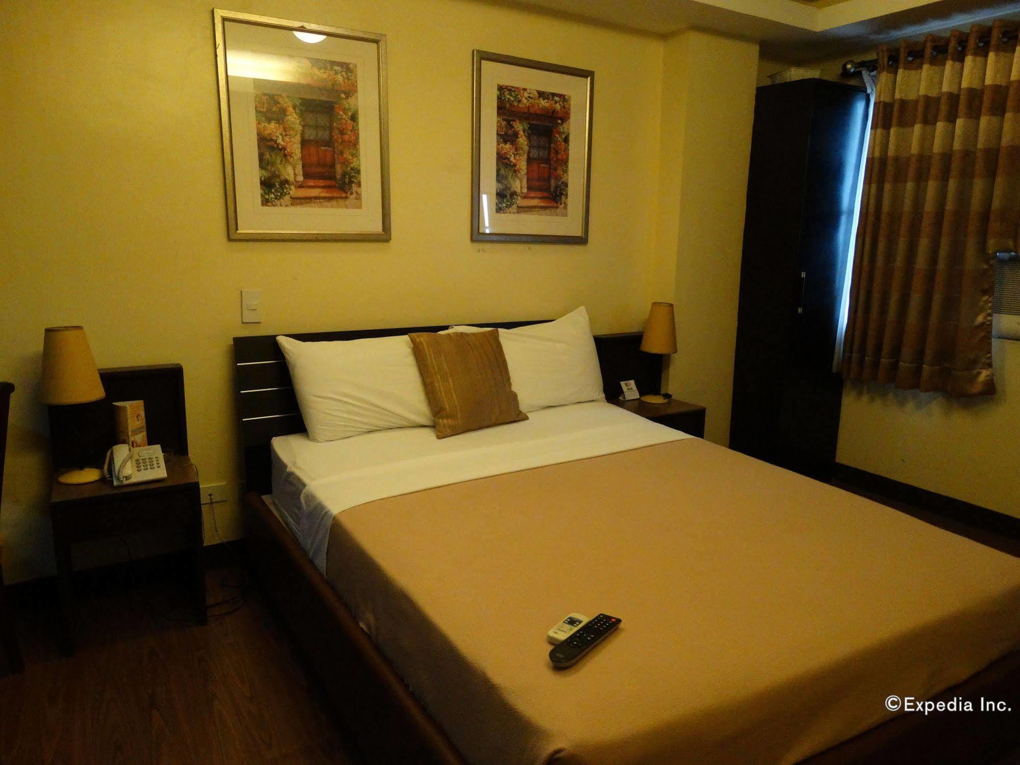 Silver Oaks Suites & Hotel Manila Exteriör bild