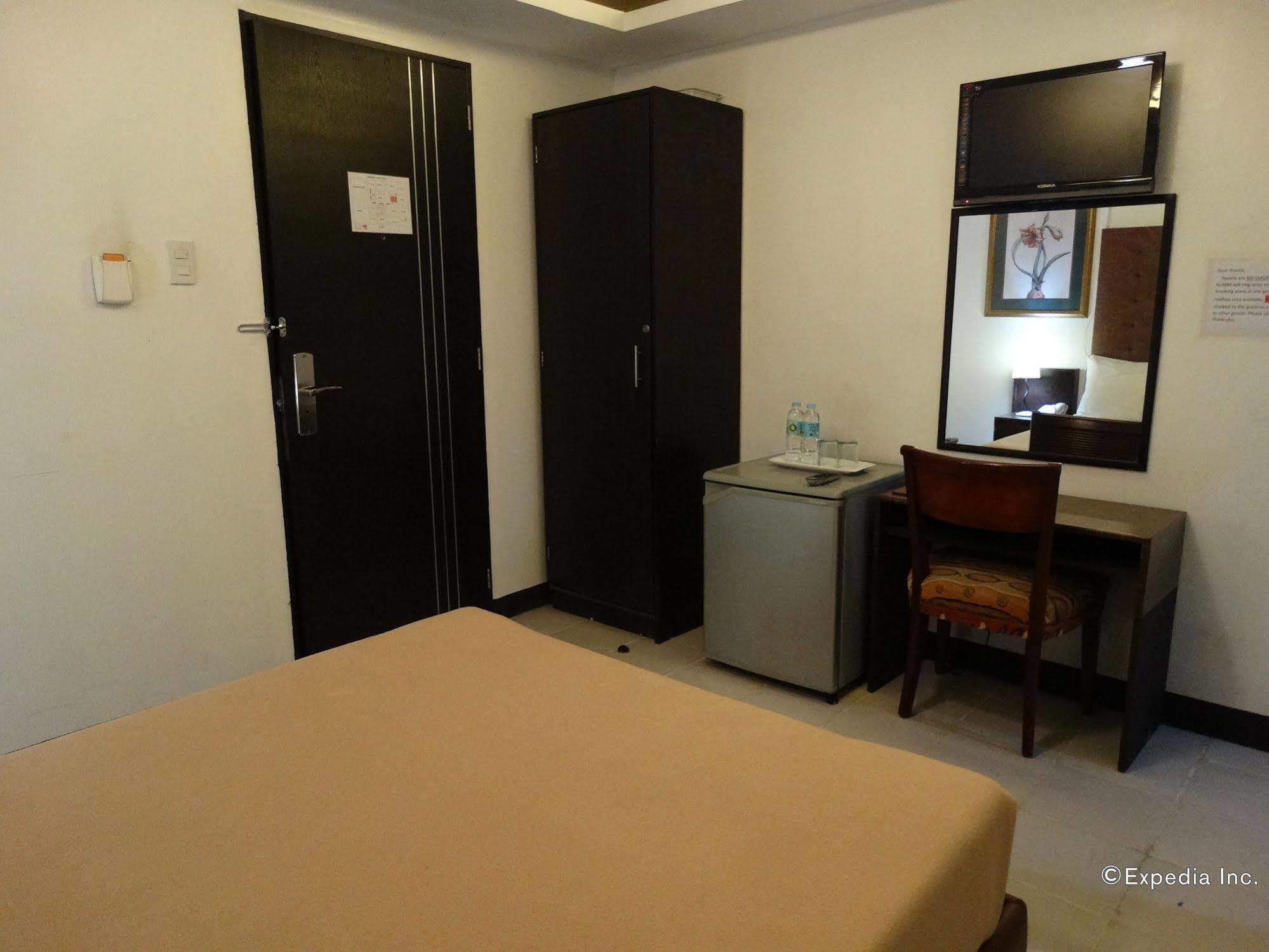 Silver Oaks Suites & Hotel Manila Exteriör bild