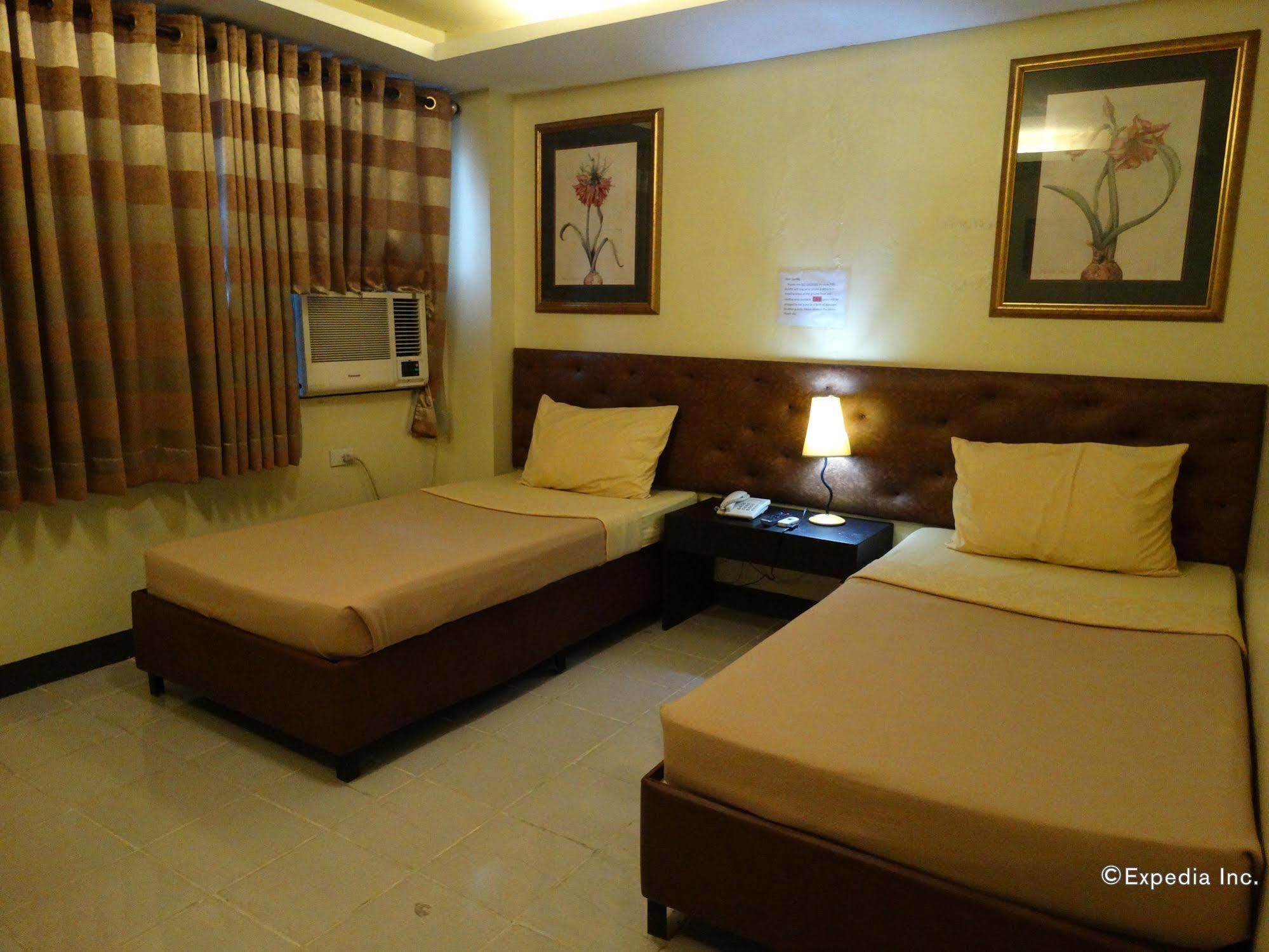 Silver Oaks Suites & Hotel Manila Exteriör bild
