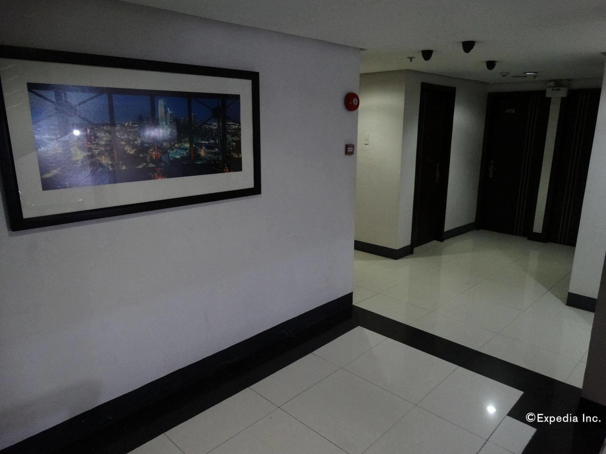 Silver Oaks Suites & Hotel Manila Exteriör bild